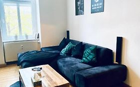 Modernes Apartment - Kingsize-Bett, Smart-TV mit Balkon im Altbaustil&zentrumsnah