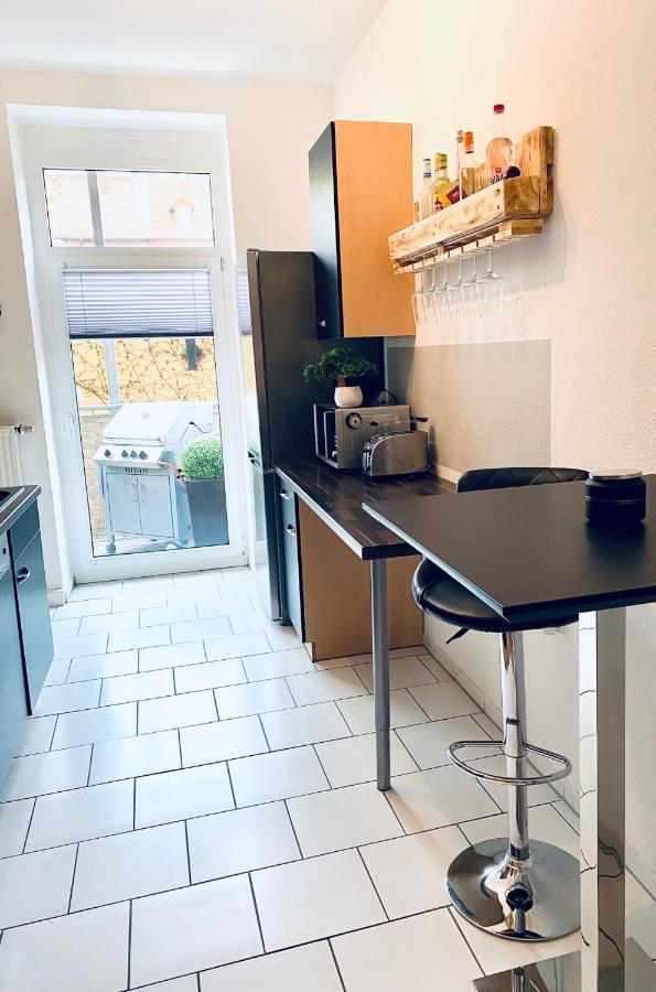 Modernes Apartment - Kingsize-Bett, Smart-TV mit Balkon im Altbaustil&zentrumsnah Erfurt Exterior foto